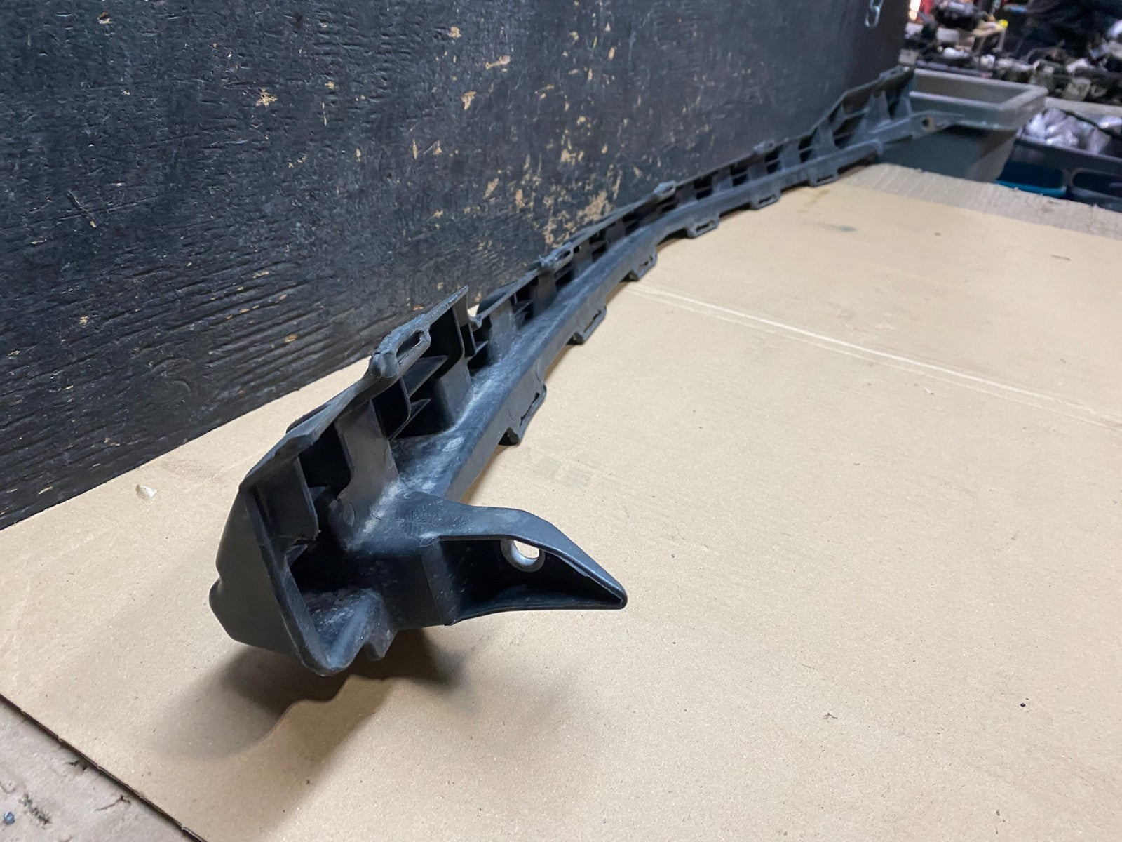 08-11 Mercedes W204 C300 Sedan Front Lower Bumper Carrier Support Panel X29515