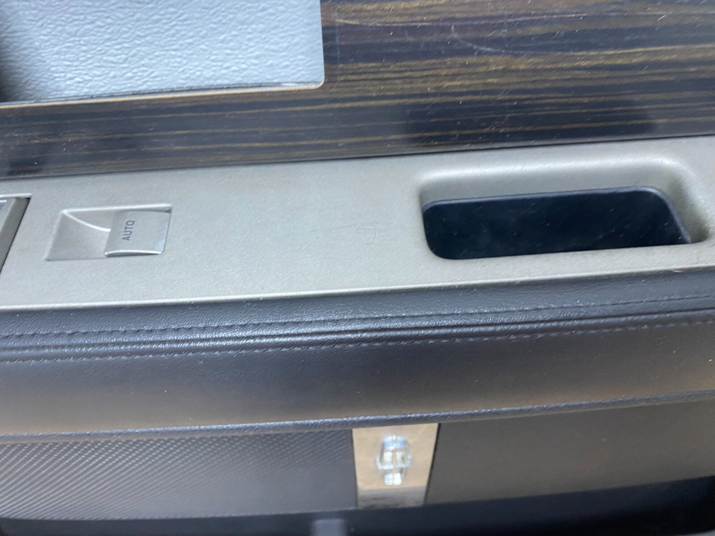 2007-2014 Lincoln Navigator Right Passenger Side Front Door Panel G1793 DG13