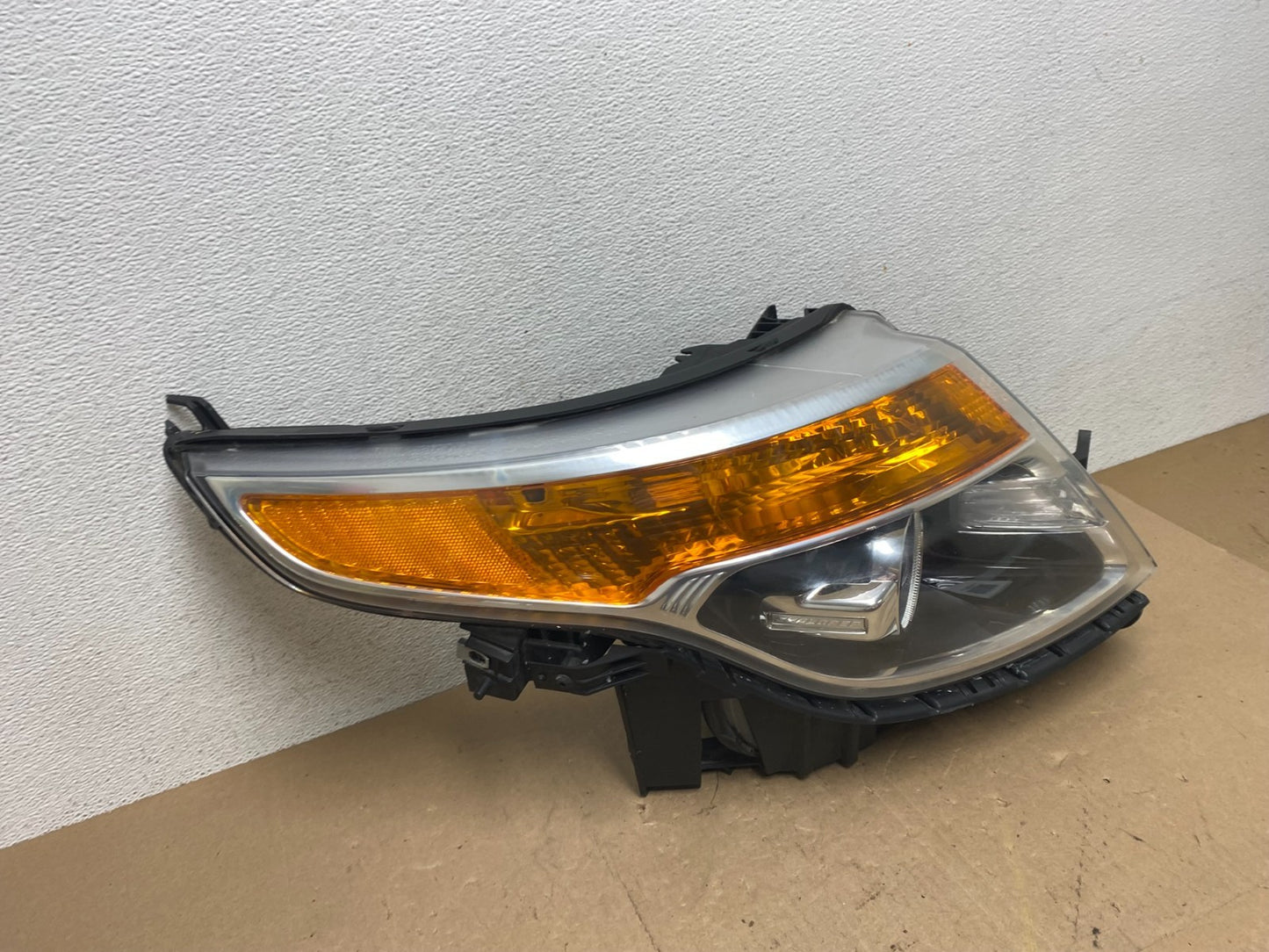 2011 to 2015 Ford Explorer Right Passenger Halogen Headlight AE6857 DW2