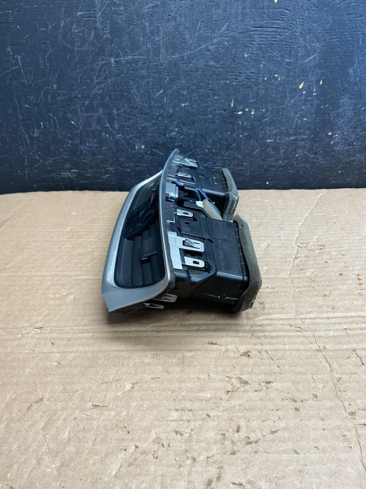 2013 to 2015 Nissan Sentra Air Vents Top Dash Center W/Hazzard Switch AF2088 DW2