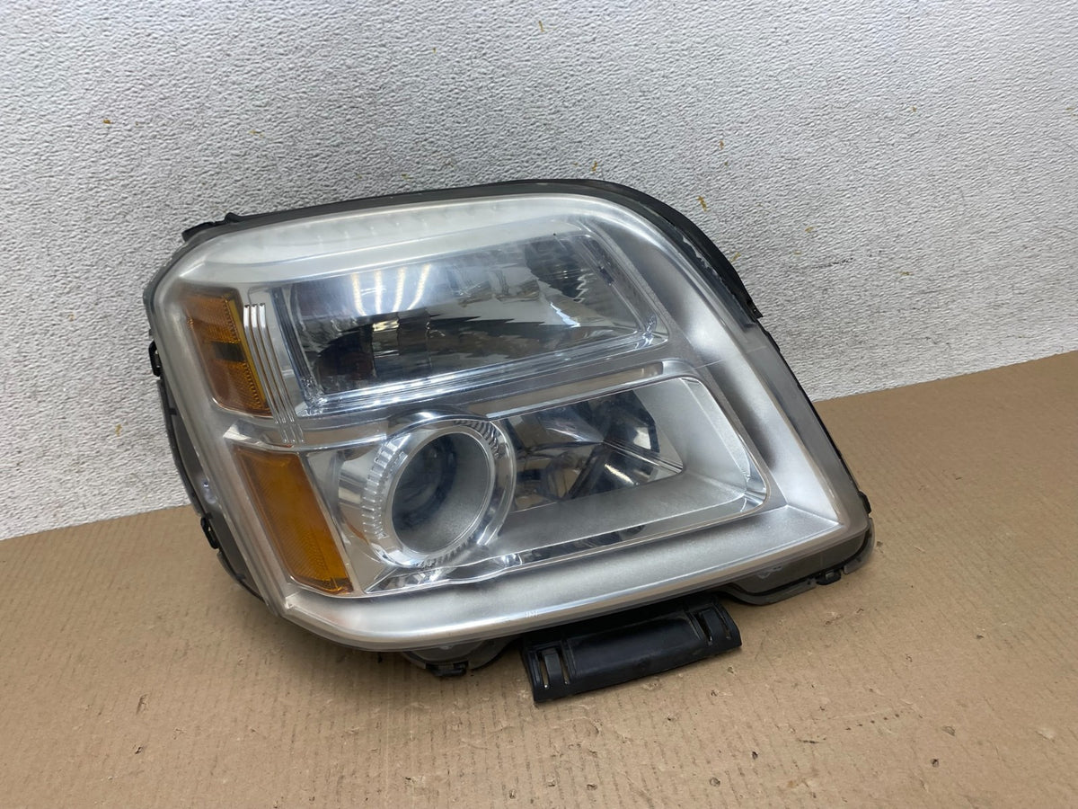 2010 to 2015 GMC Terrain Halogen Passenger Right Rh Side Headlight AJ2515 DW0