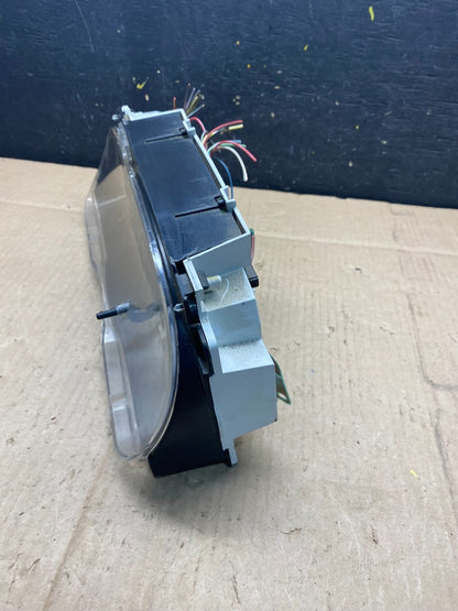 2001 - 2002 Ford Econoline E250 E350 Van Speedometer Instrument Cluster P9290 DG2