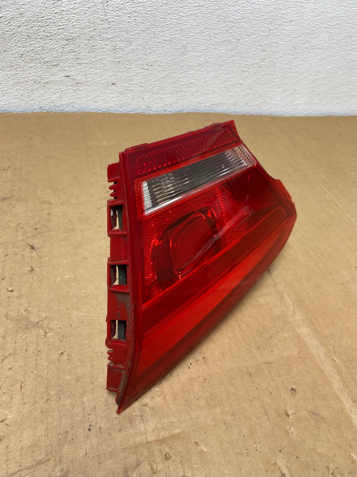 2012 to 2015 Volkswagen Passat Right Passenger Tail light inner AC8596 LK1
