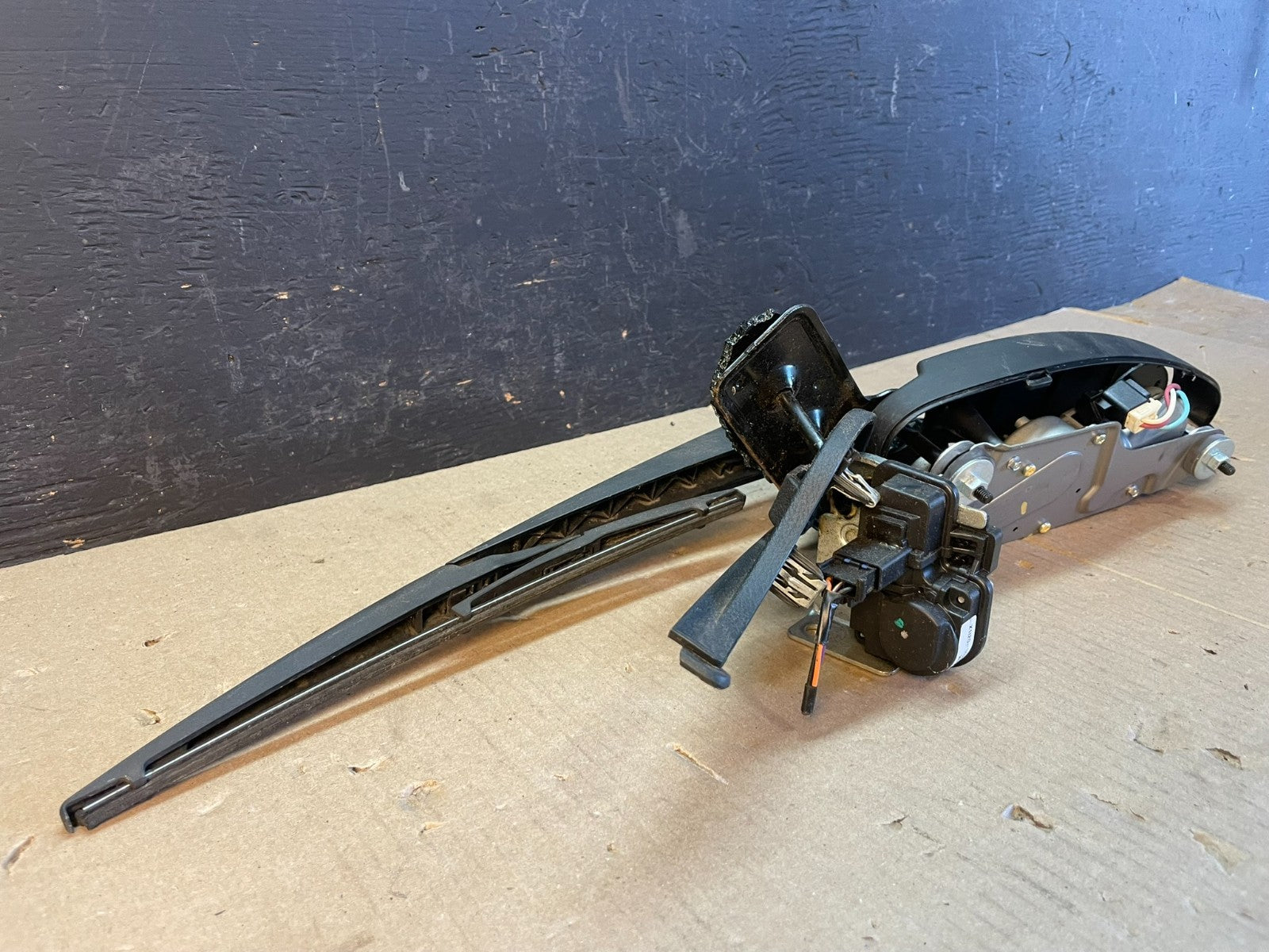 2011-2013 Jeep Grand Cherokee Tailgate Back Door Rear Wiper Motor Wiper AB789 DG6