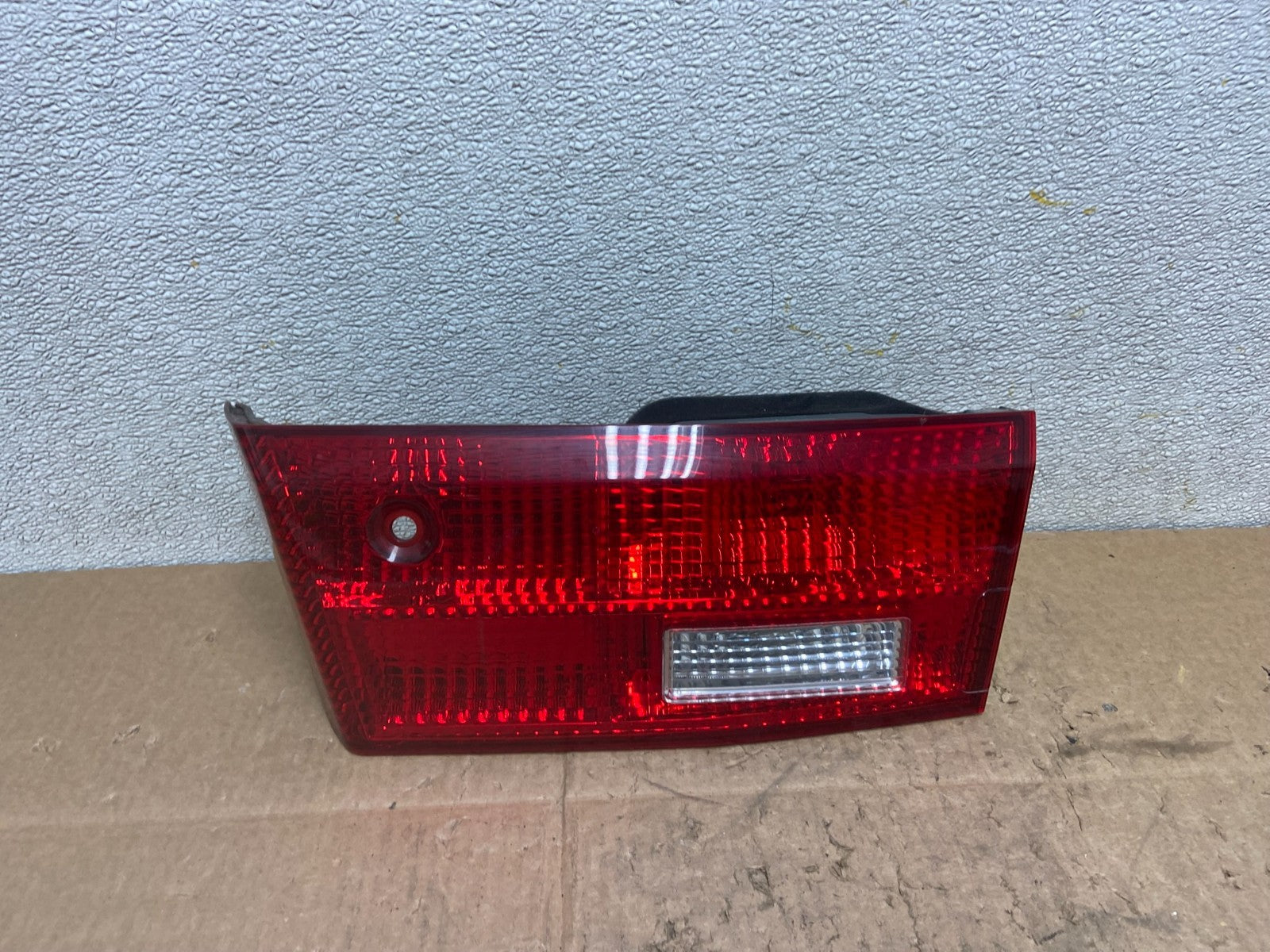 2005 Honda Accord Sedan Right Passenger Inner Tail Light OEM Z0890 DW0