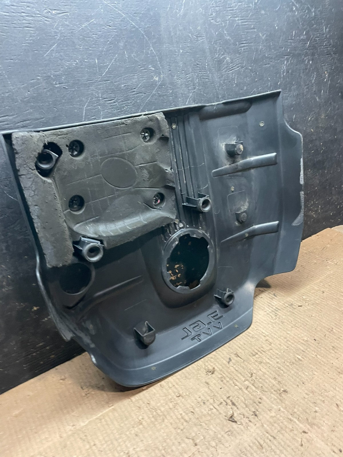 2012 to 2014 Jeep Grand Cherokee 3.6L Engine Cover OEM y6574 DG6