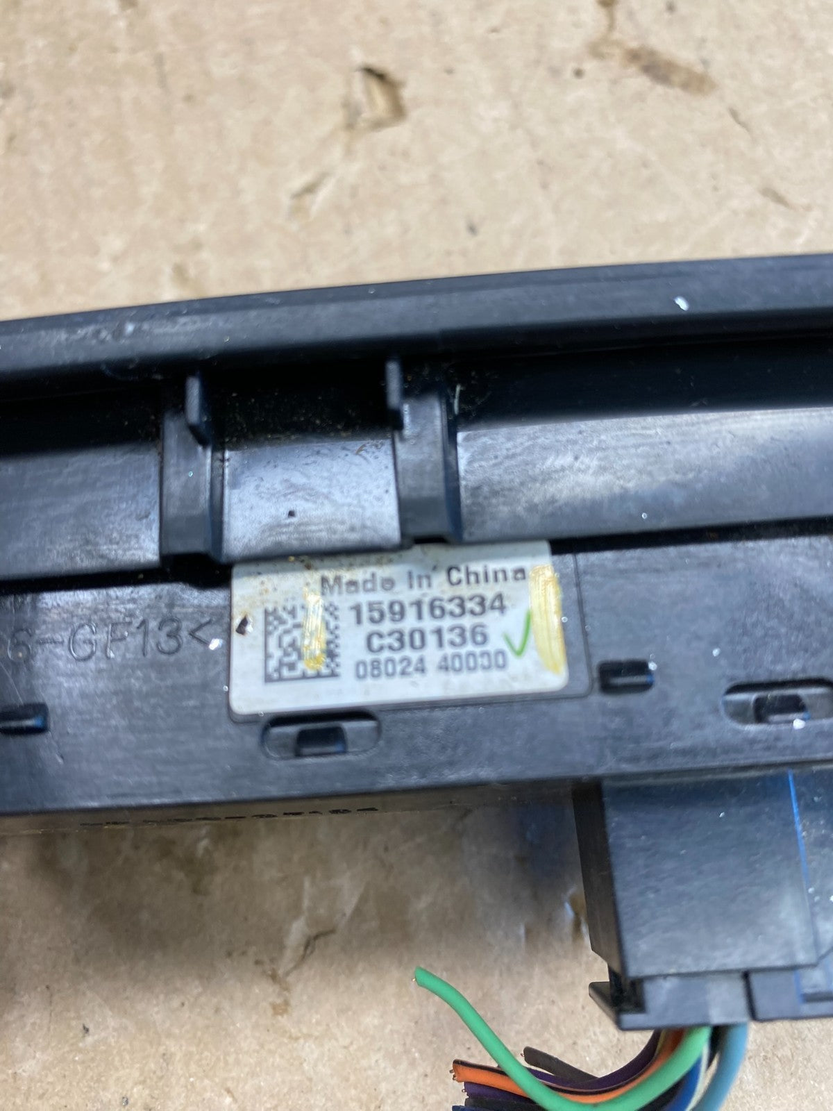 2007 - 2014 Chevrolet Tahoe Yukon Pedal Traction Control Switch ac6359 DG4