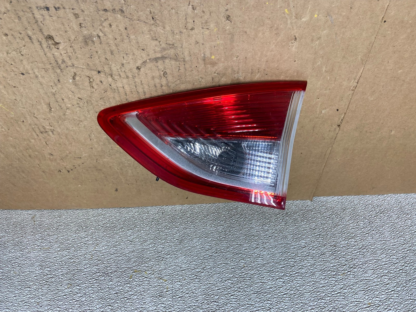 2013 to 2016 Ford Escape Right Passenger RH Side Inner Tail Light OEM Z7779 DW0