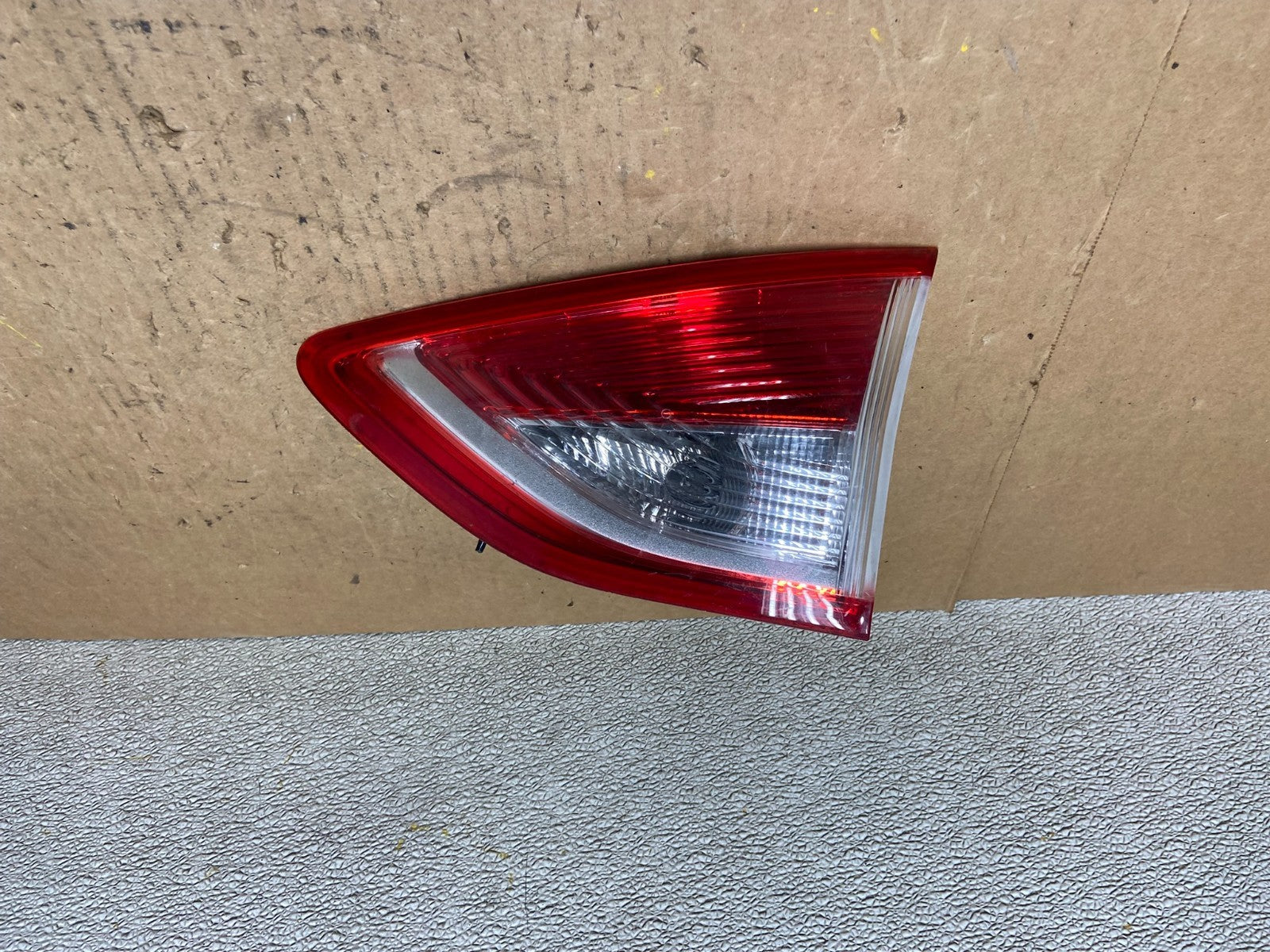 2013 to 2016 Ford Escape Right Passenger RH Side Inner Tail Light OEM Z7779 DW0