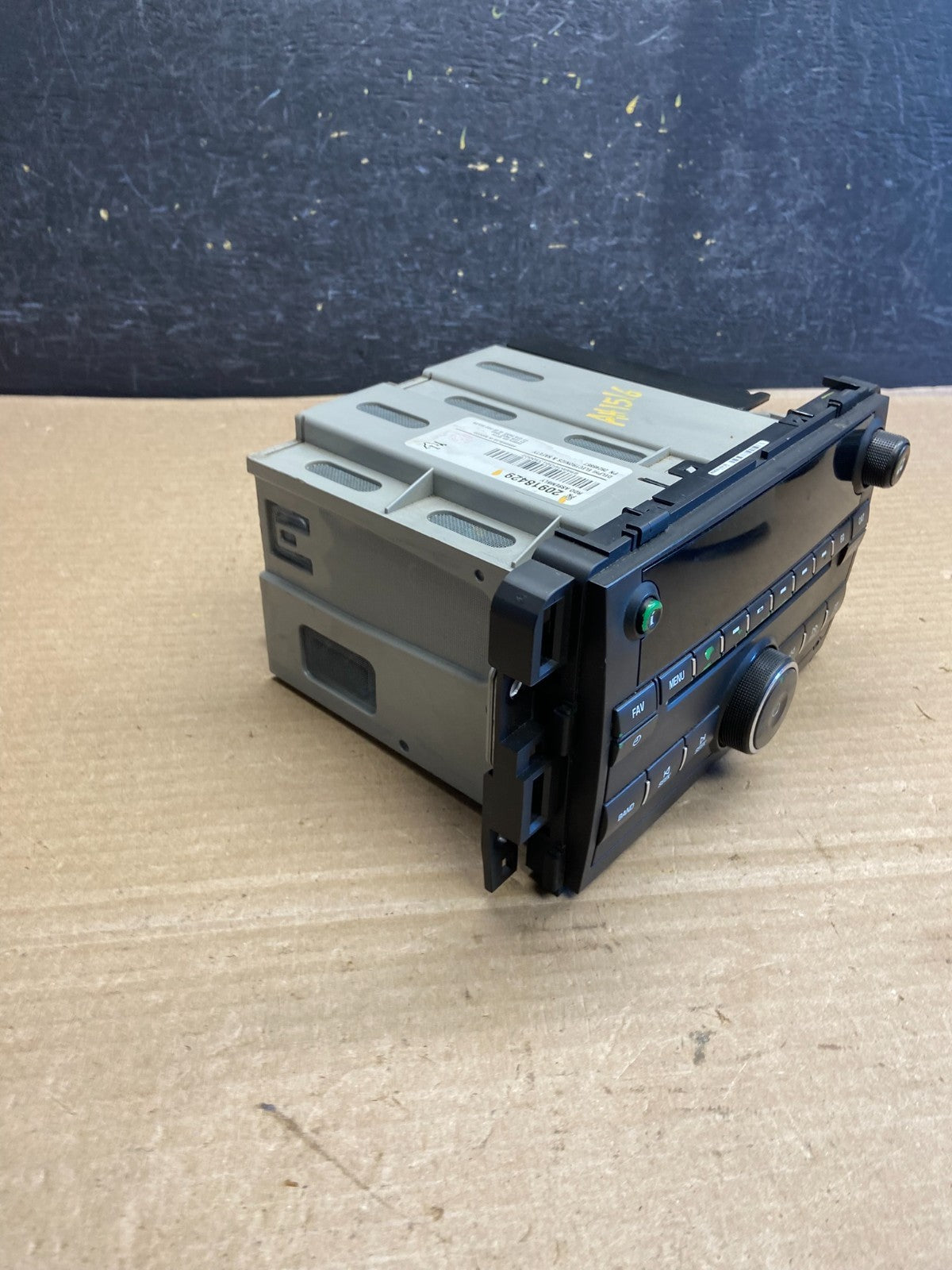 2007 to 2014 GMC Chevy Truck Yukon Silverado AM FM Radio AH1516 DG2
