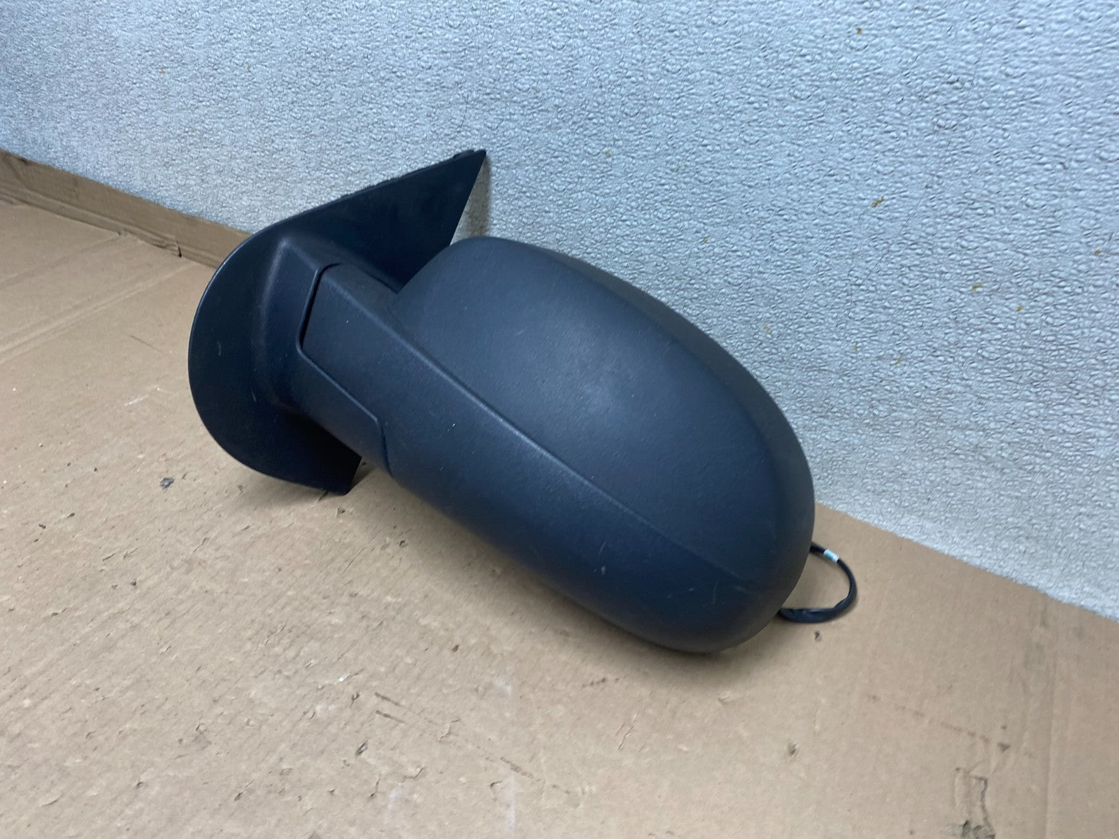 2007 to 2014 GMC Sierra Left Driver Side View Door Mirror U8450 DG1