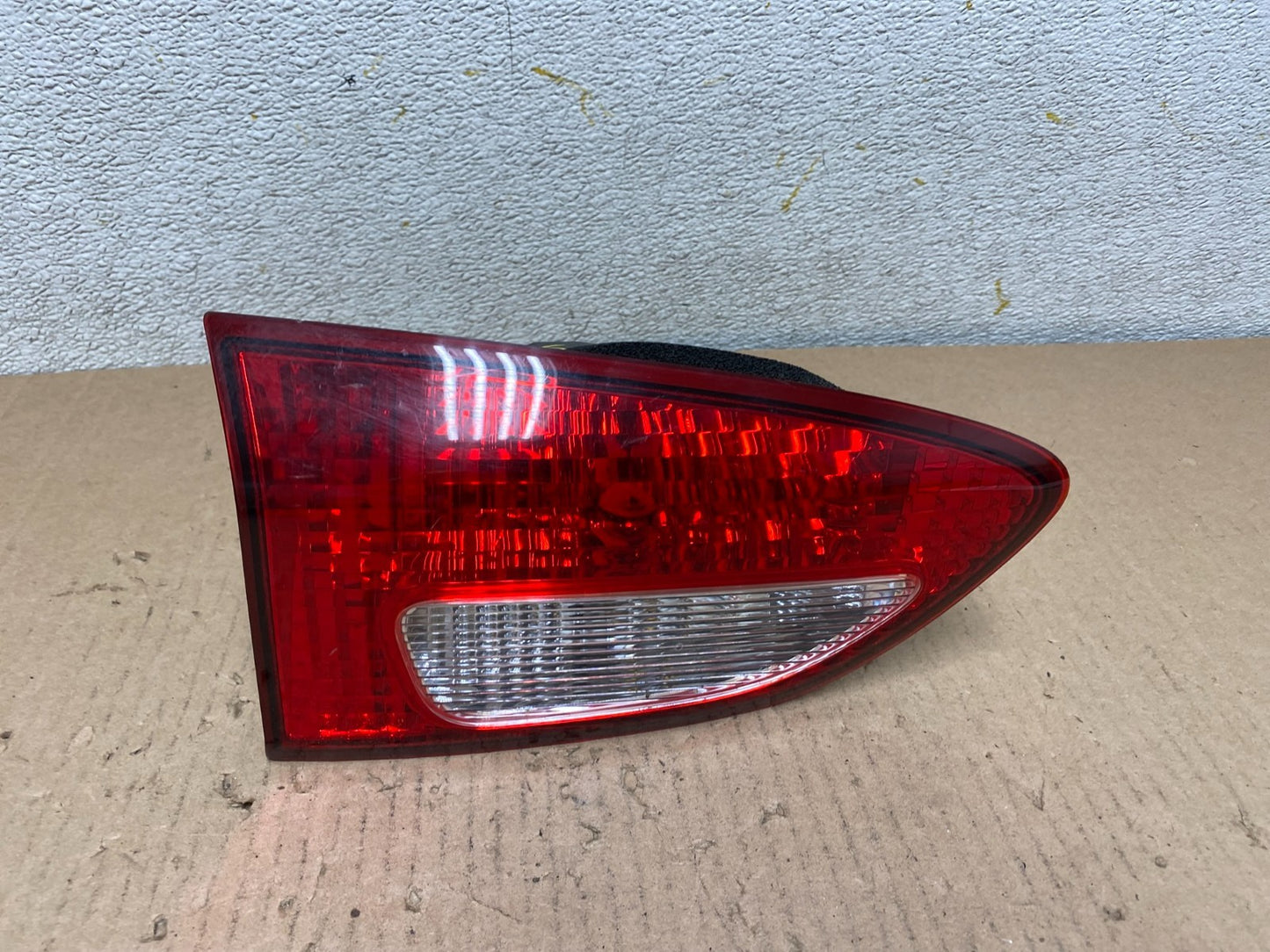 2006 2007 Subaru Tribeca B9 Left Driver Lh Side Tail Light Inner P9394 DW0