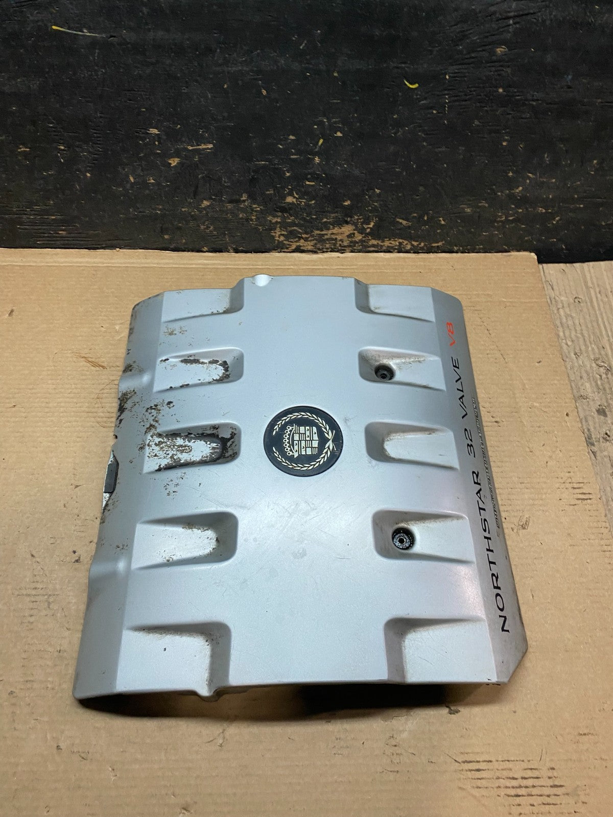2001 to 2004 Cadillac Deville Seville Northstar Engine Motor Cover v9331 DG3
