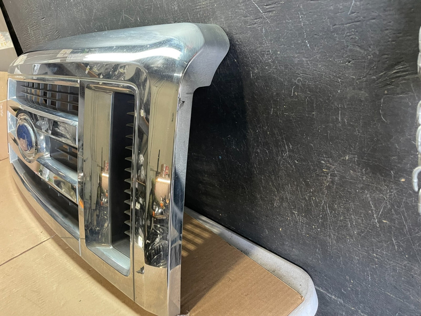 2008-2014 Ford Econoline E150 E250 Front Upper Chrome Grill Grille Oem M6345 DG1