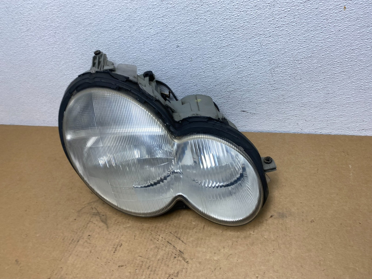 2002 to 2004 Mercedes-Benz C320 C230 Coupe Halogen Right Headlight AC1811 DG1