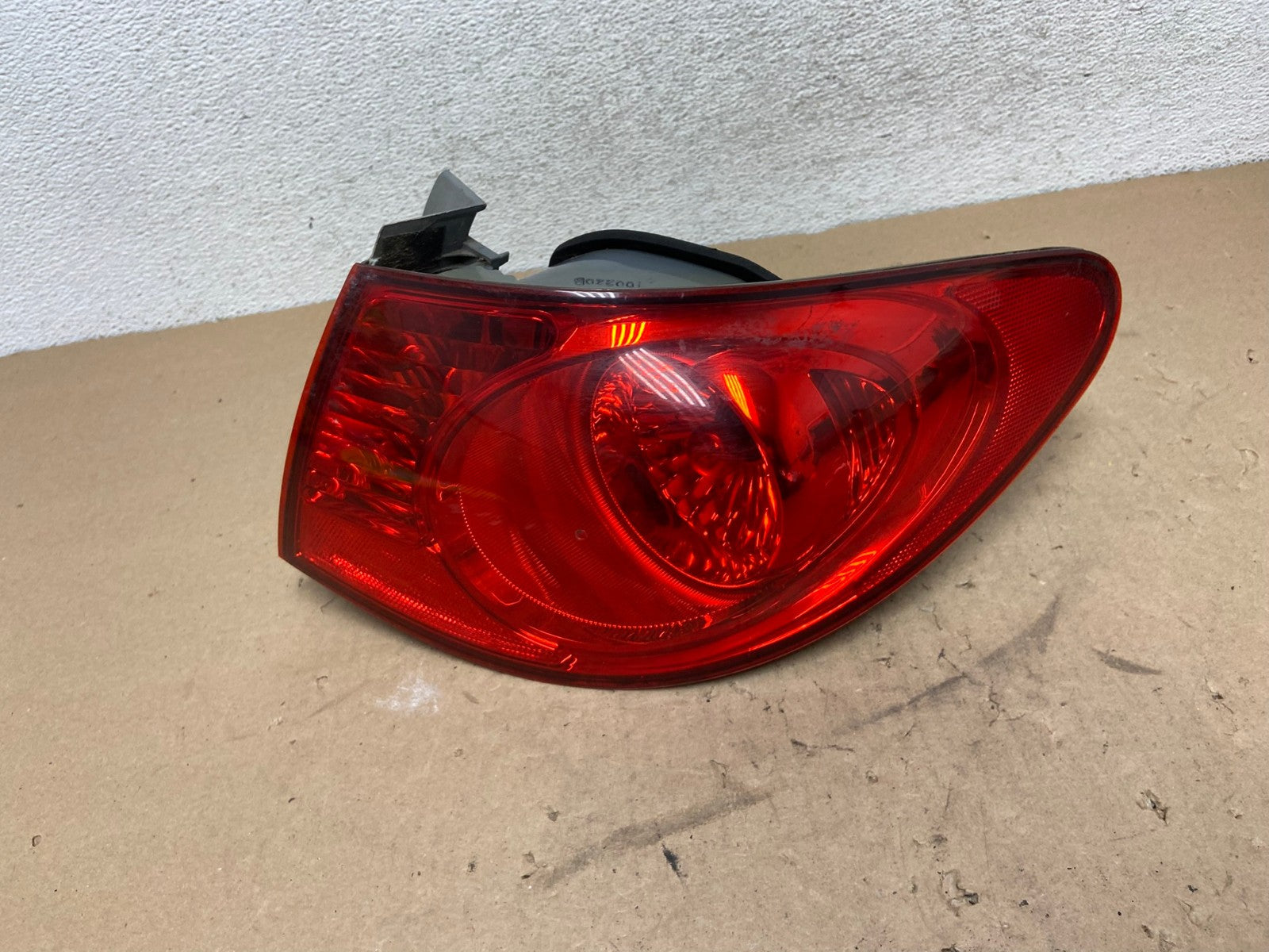 2007 to 2010 Hyundai Elantra Sedan Right Passenger Side Tail Light AG4221 LK0