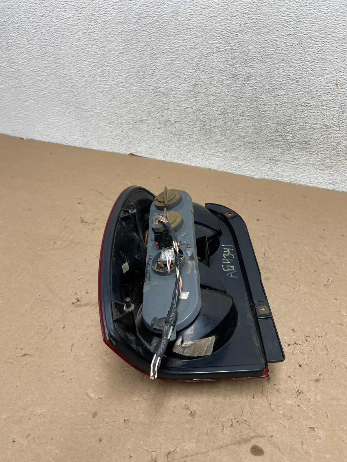 2005 2006 2007 Jeep Liberty Right Passenger Rh Side Tail Light AG43416