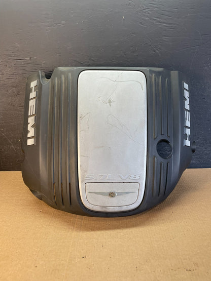 2005 to 2010 Chrysler 300 5.7L V8 Hemi Engine Motor Cover AF3640 DW0