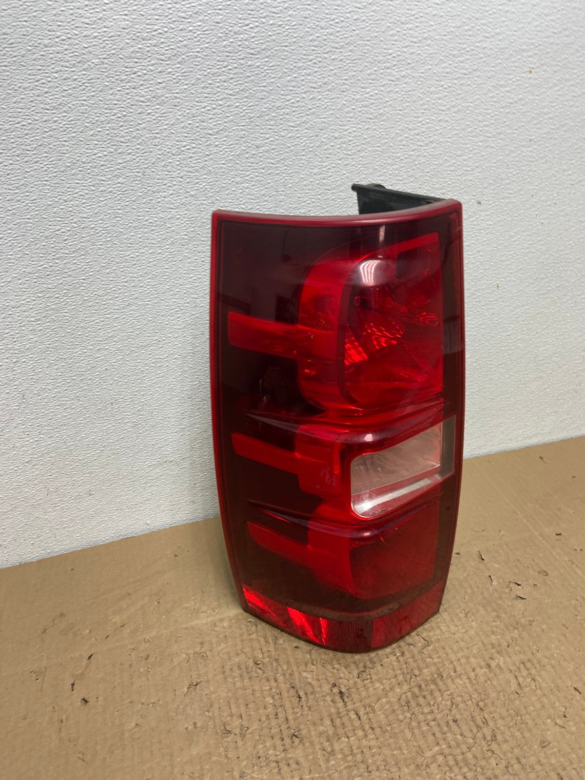 2008-2014 Chevrolet Tahoe Suburban Driver Lh Left Side Tail Light AC4111 LK2
