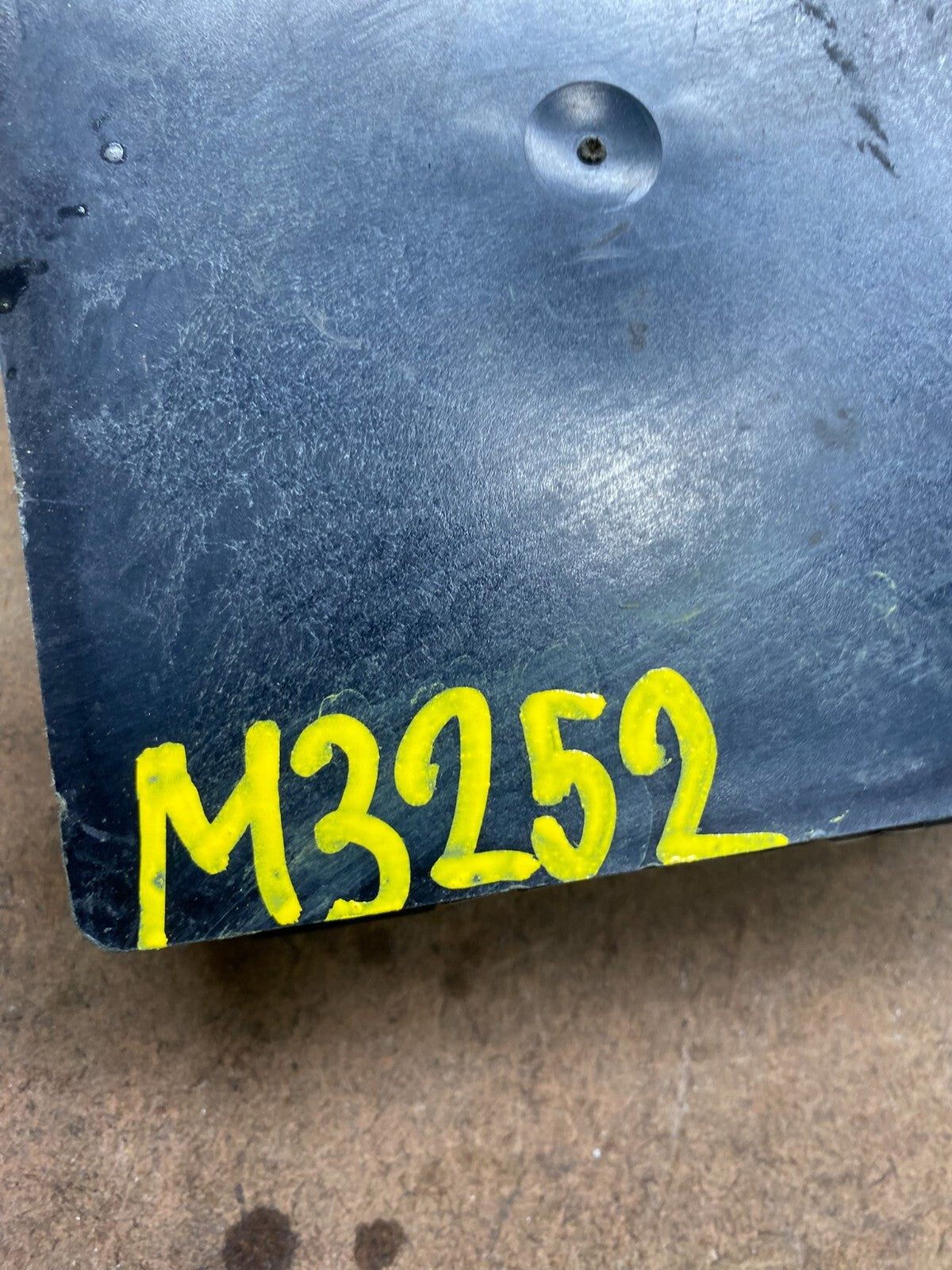 2010 to 2012 Lincoln MKT Blind Spot Control Module Radar Computer M3252 DG4