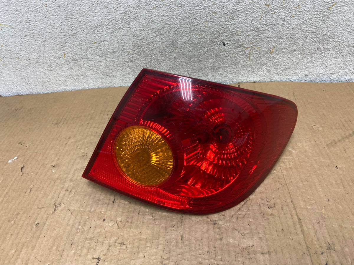 2003 to 2005 Toyota Corolla Right Passenger RH Side Tail Light AI8127 LK0