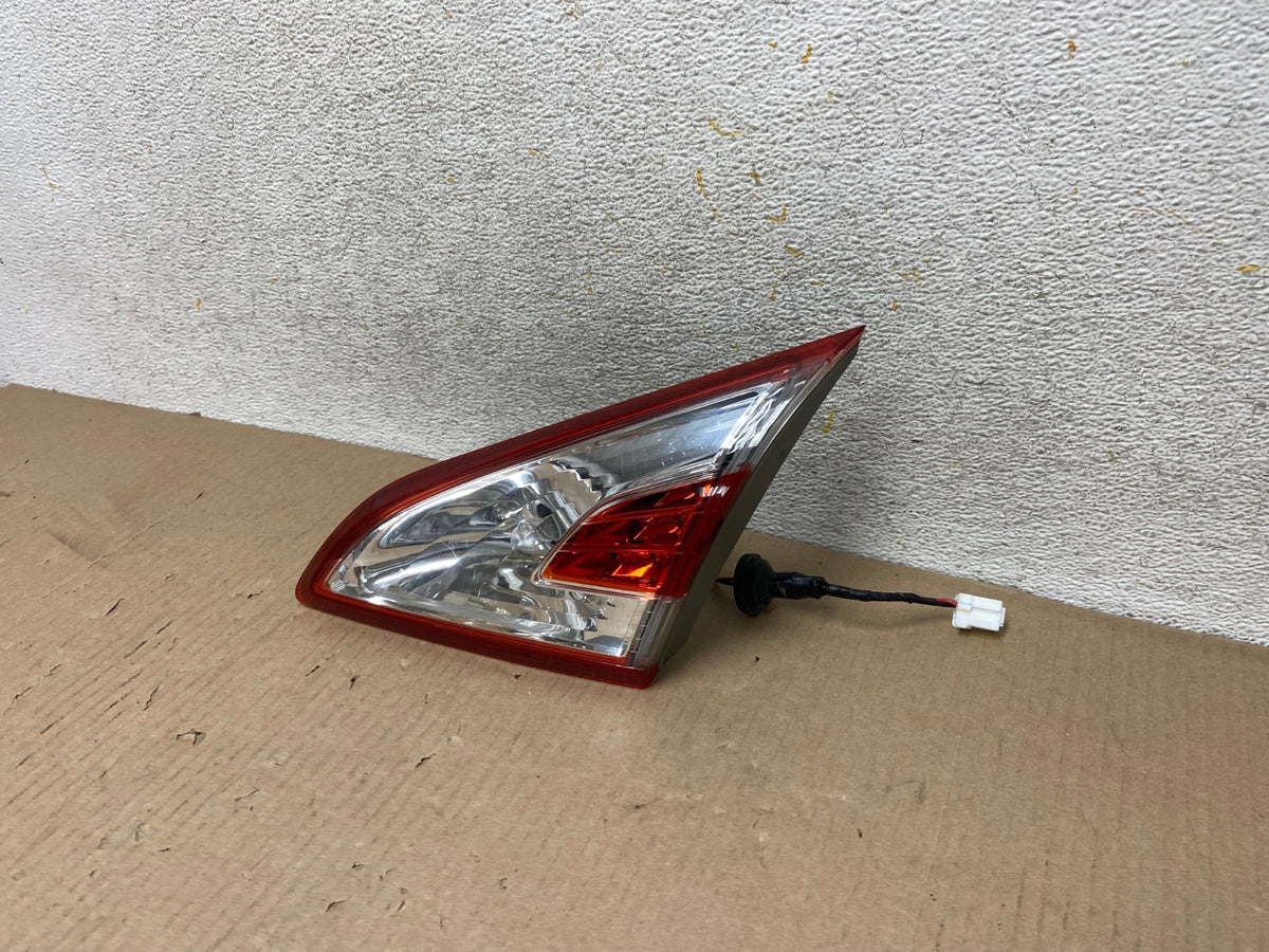 2011-2014 Nissan Murano Right Passenger RH Side Inner Tail Light AH5789 LK2