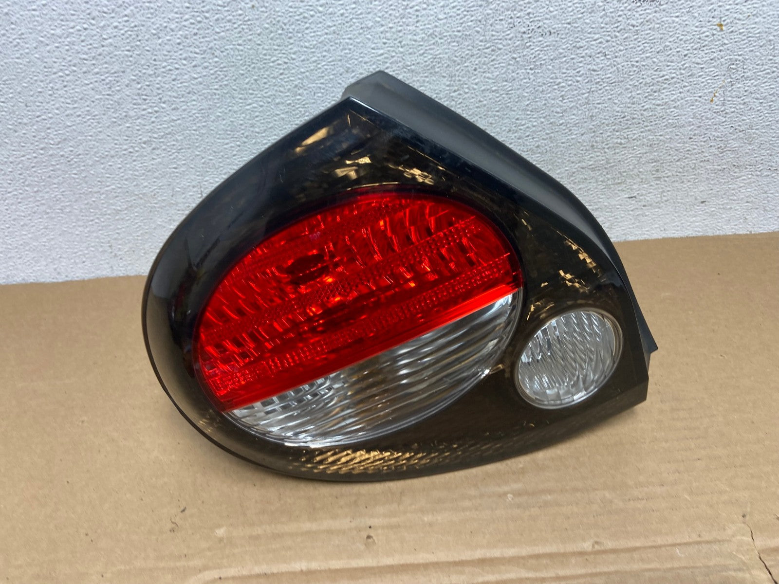 2000 to 2001 Nissan Maxima Left Driver Lh Side Tail Light AD3809 LK0