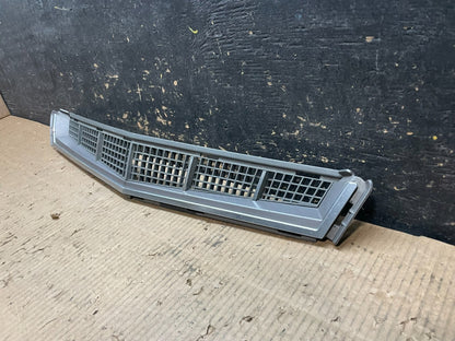 2008 to 2011 Cadillac Cts Front Lower Grill Grille OEM Y6565 DG2