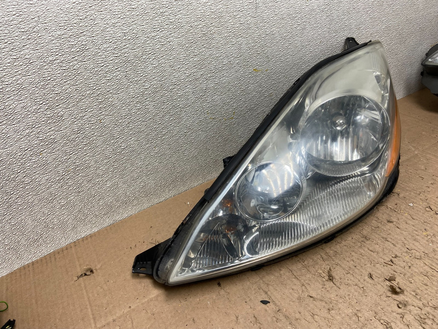 2006 to 2010 Toyota Sienna Left Driver Lh Side Headlight Halogen Y3447 DW2