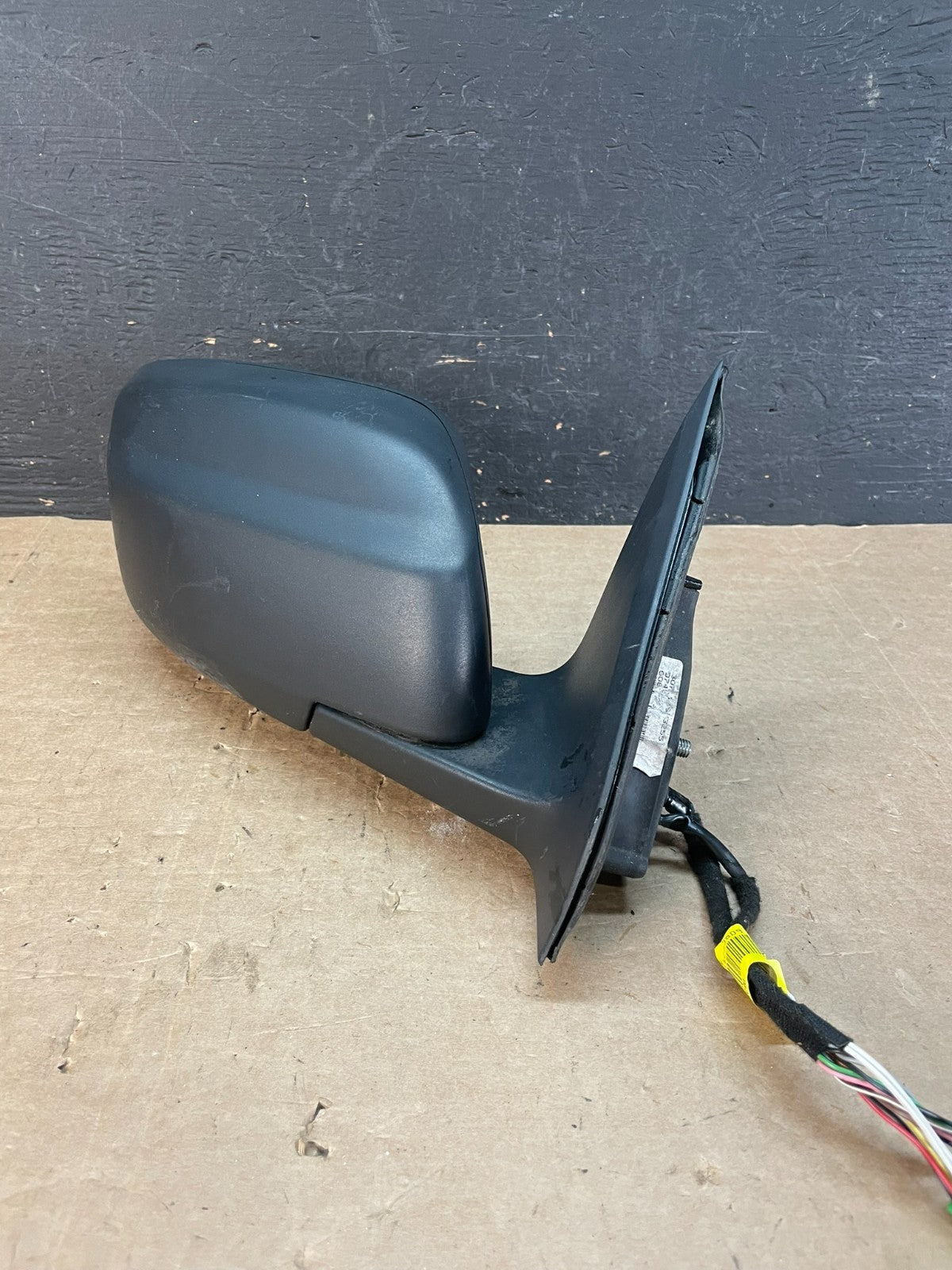 2003 to 2006 Volvo XC90 Right Passenger Side View Door Mirror AE8524 DW1