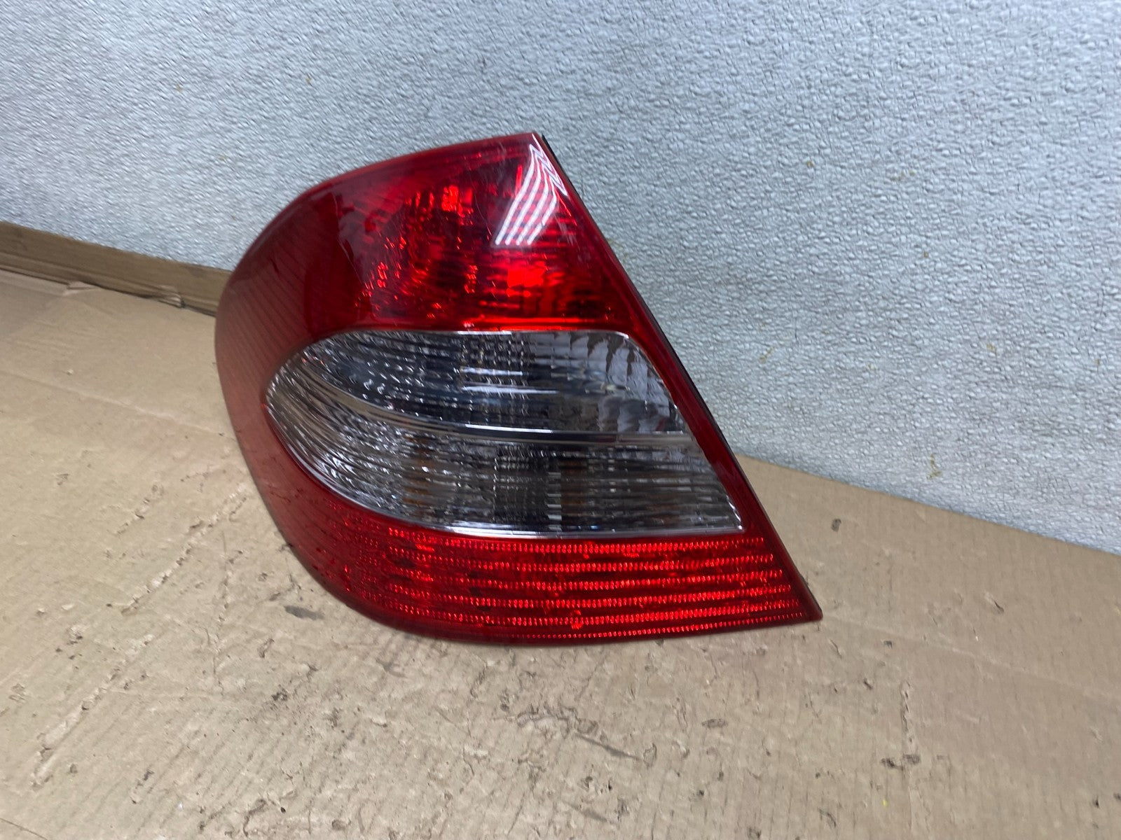 2003 - 2006 Mercedes E E320 E500 Sedan Left Driver LH Tail Light DEPO U3100 DW1
