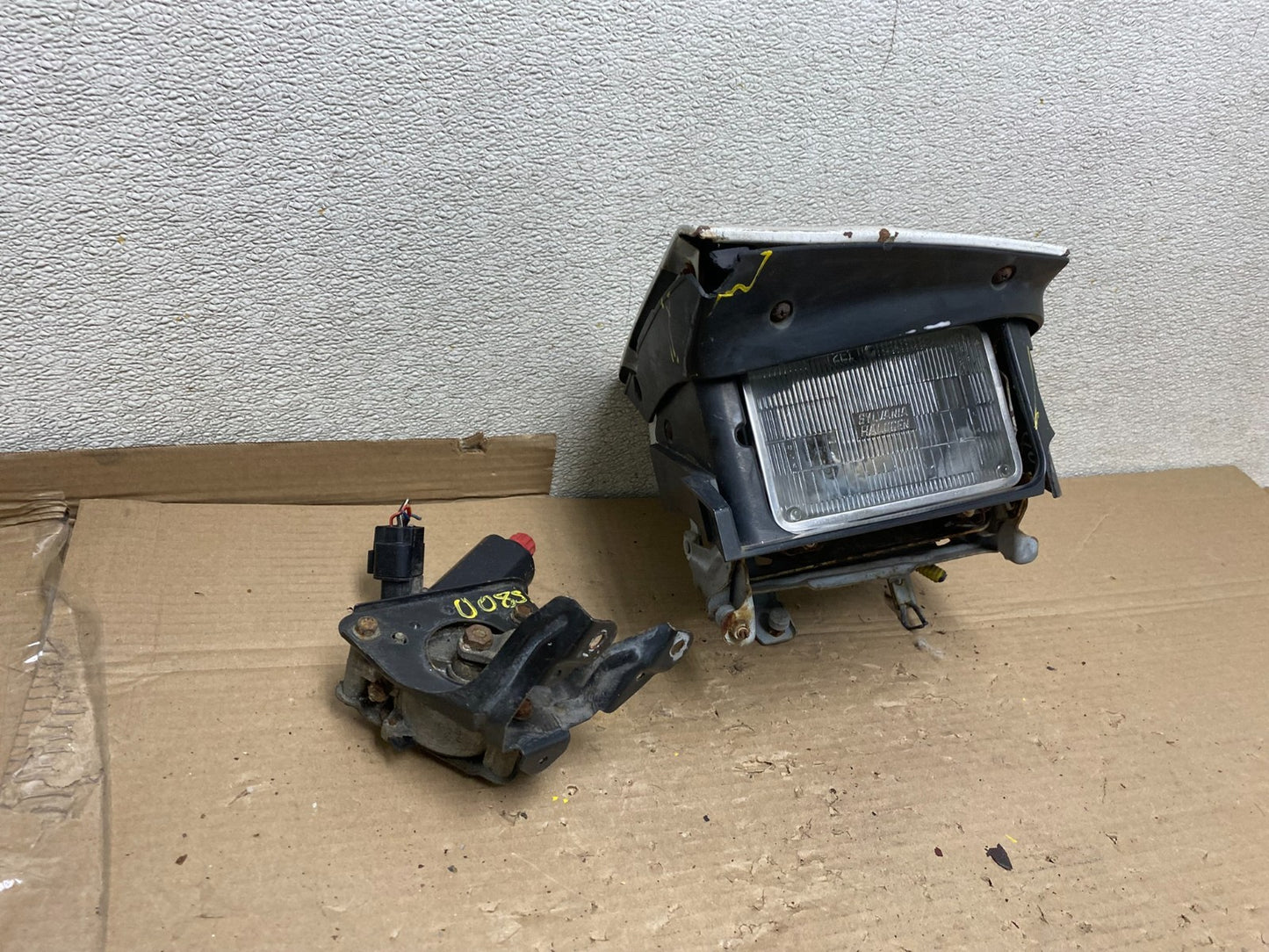 1990 1991 Mitsubishi Eclipse Left Driver LH Headlight U0852 DG2