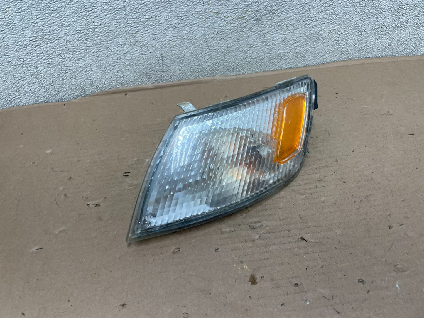 1997 to 1999 Lexus ES300 Left Driver LH Side Turn Signal OEM AA9973 DW2
