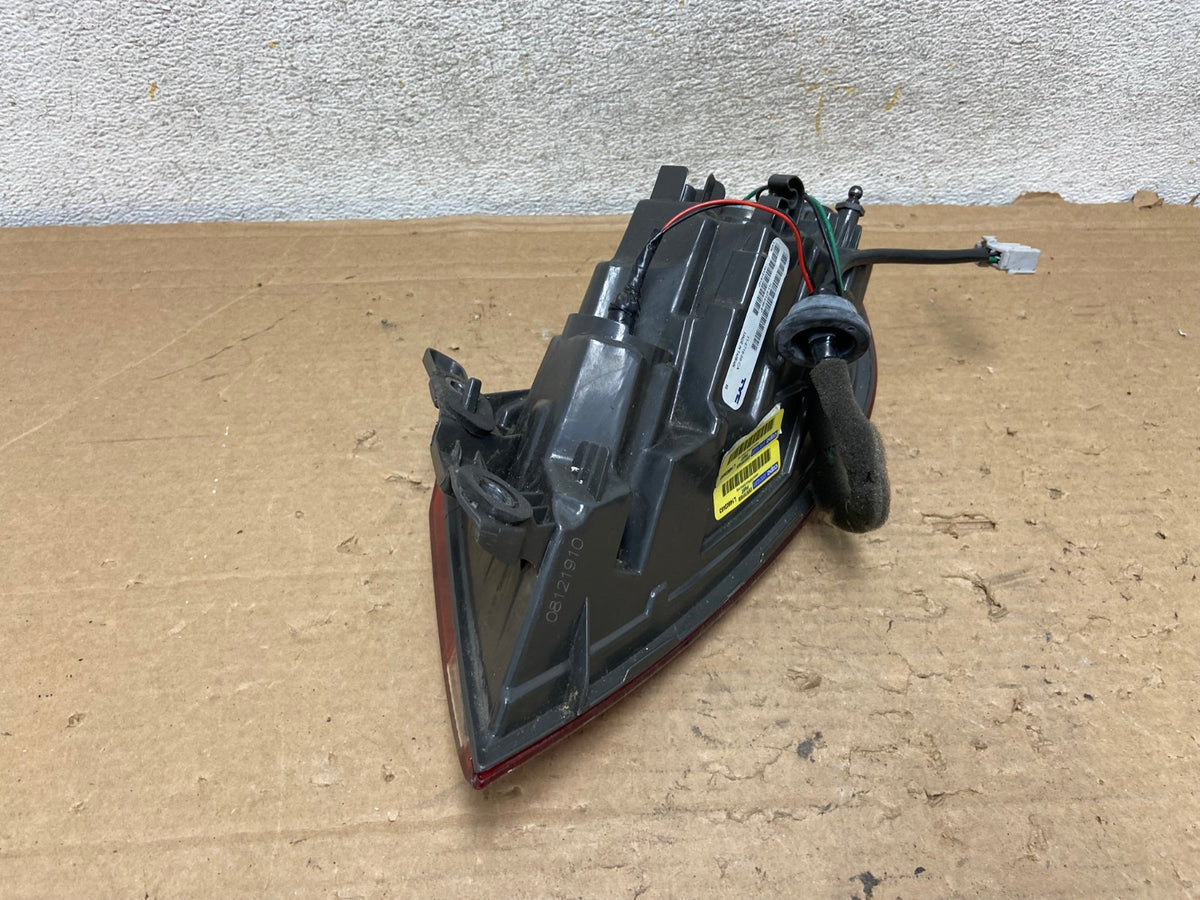 2015 2016 2017 Chrysler 200 Sedan Left Driver LH Side Tail Light AH9048 LK5
