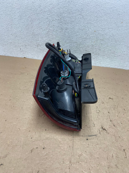 2008-2014 Chevrolet Tahoe Suburban Driver Lh Left Side Tail Light AG5586 LK7