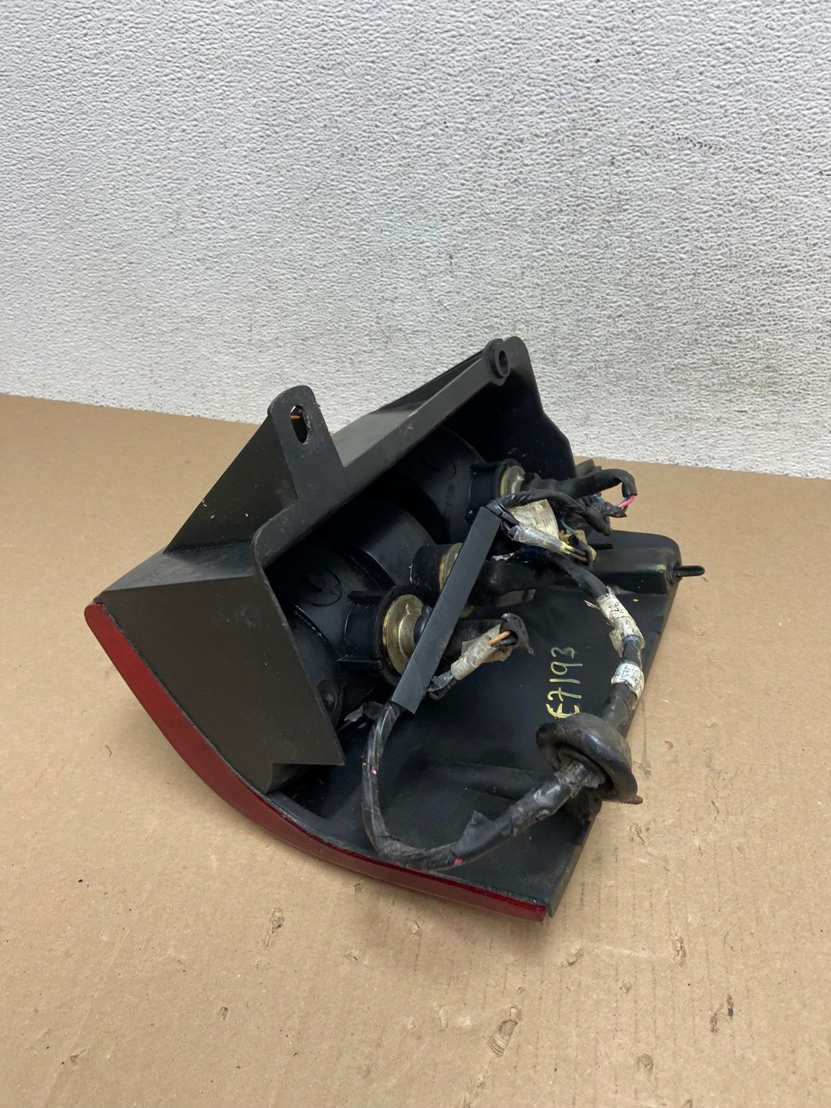 1993-1998 Jeep Grand Cherokee ZJ Left Driver Side Tail Light AE7193 LK4