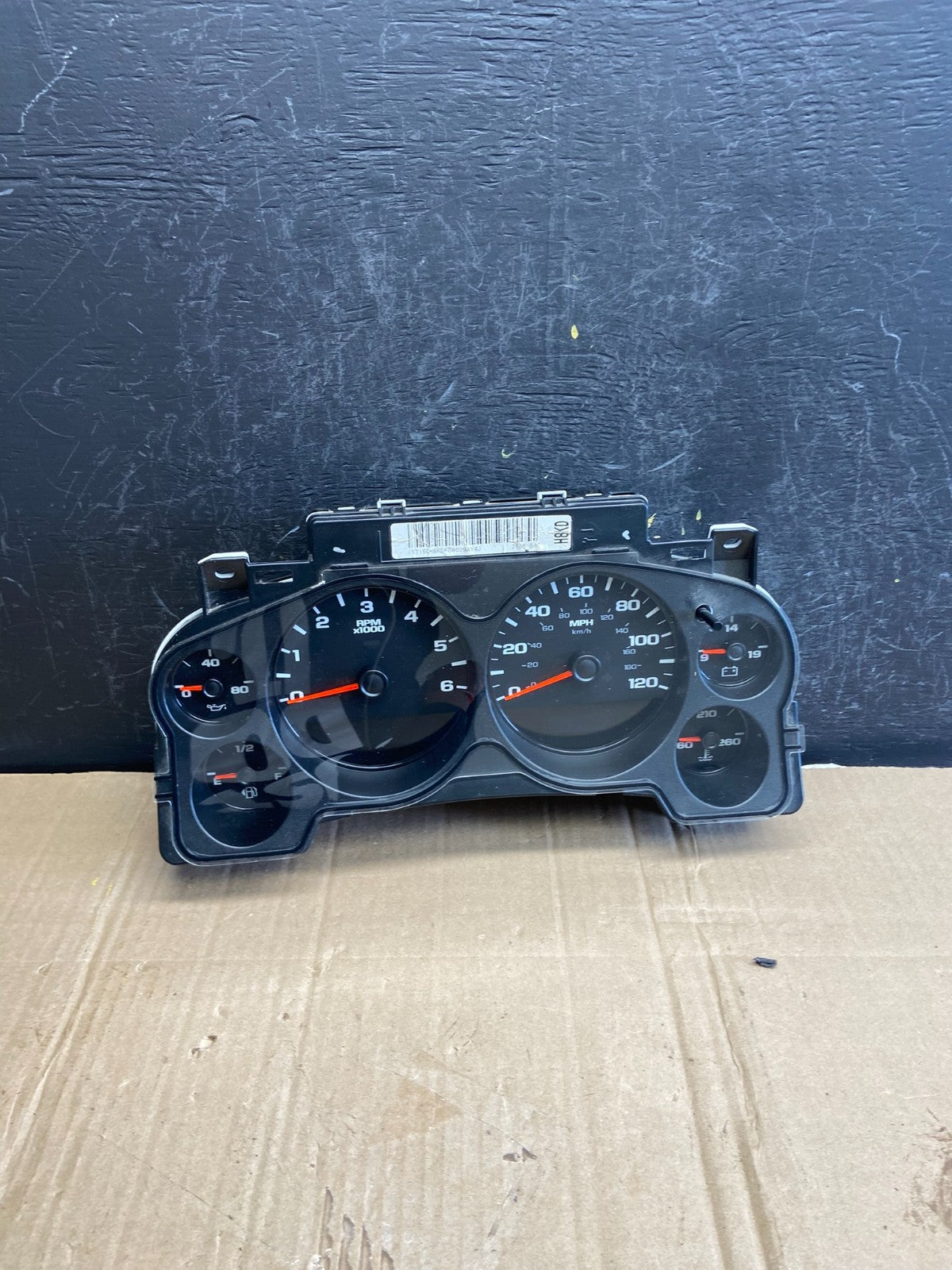 2007 to 2013 Chevrolet Silverado Suburban Cluster Gauge Speedometer OE AD7152 DG0