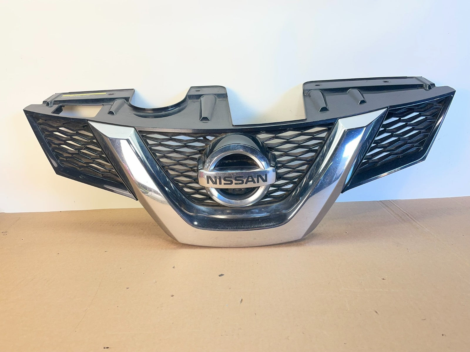 2014 2015 2016 Nissan Rogue Front Upper Chrome Grill Grille AG2889 DG0