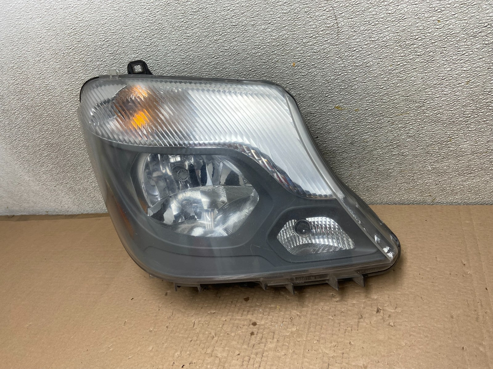 2014 to 2017 Mercedes Sprinter Headlight Right Passenger Halogen Oem AB2504 DG1