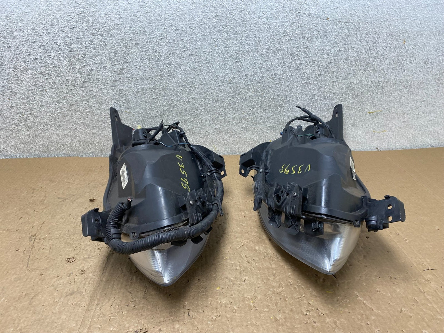Sedan 2010 2011 2012 Nissan Altima Headlights Halogen Left+Right Side V3598 DW13