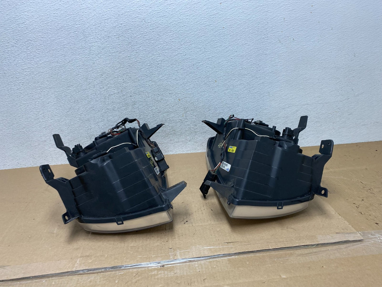 2005-2007 Jeep Grand Cherokee Left+Right Halogen Headlights DEPO AE6704 DW10