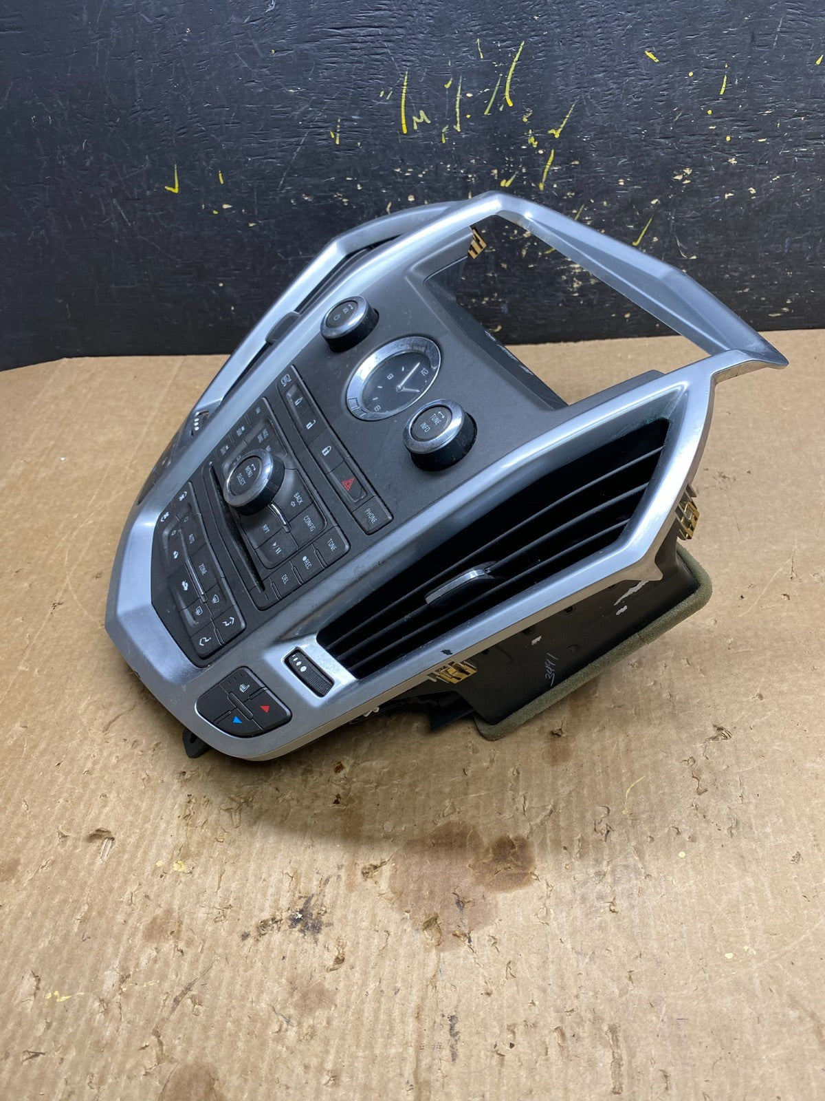 2011-2012 Cadillac SRX A/C Heater Radio Climate Control Panel Bezel OEM Z4490 DG3
