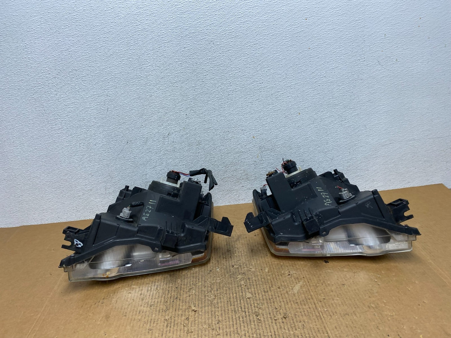 2005-2015 Nissan Xterra Driver Left+Right Side Set Headlights AE2711 DW8