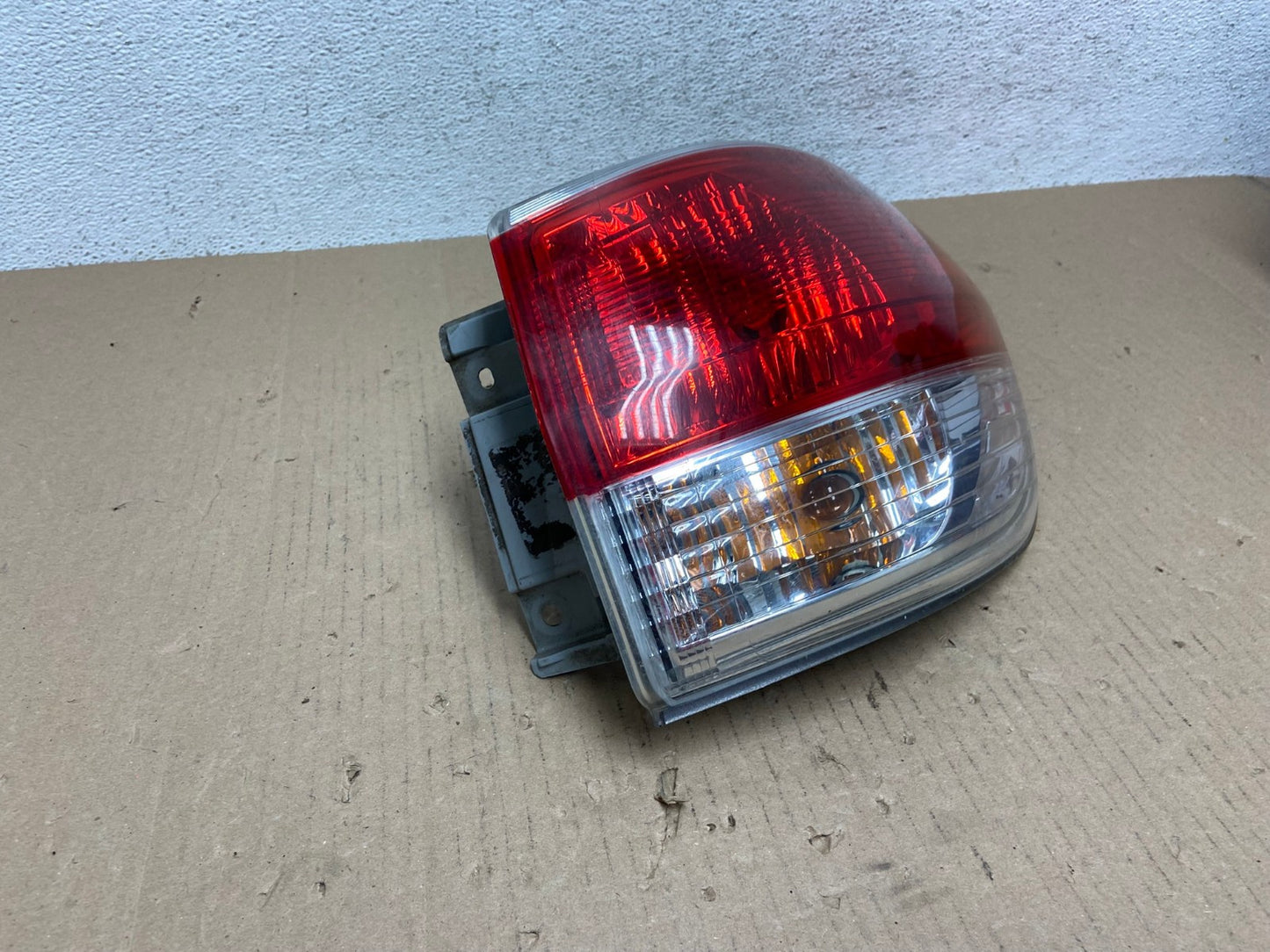 2013 to 2016 Nissan Pathfinder Passenger Right Side Tail Light AE7290 LK2