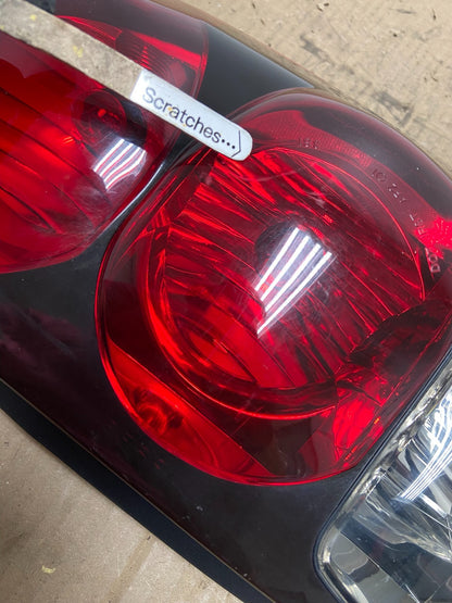 2002 to 2009 Chevrolet Trailblazer Right Passenger Rh Tail Light AB8512 DW3