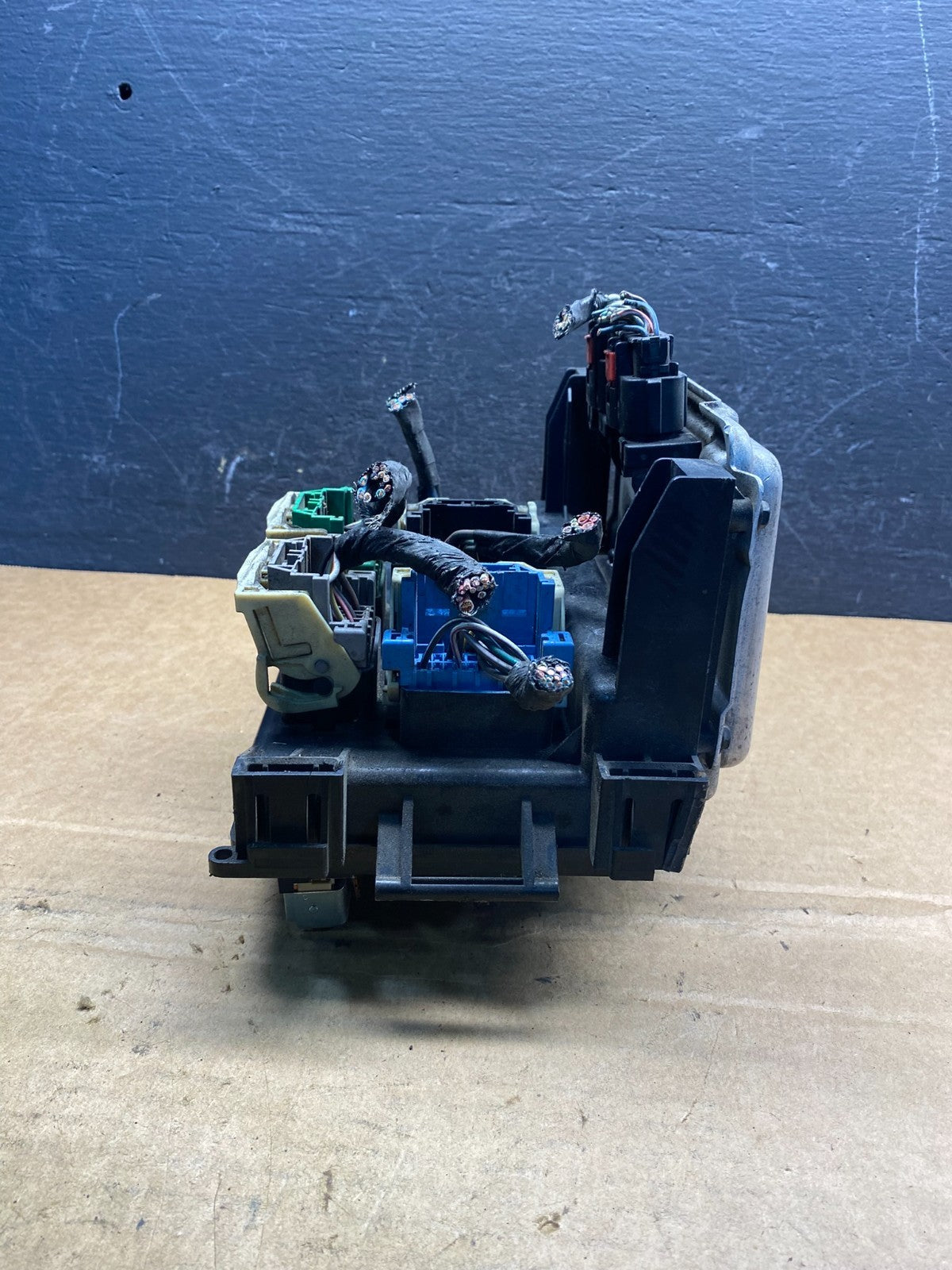 2005 Chrysler 300 Charger Totally Integrated Module Fuse Box ad7362 DG3