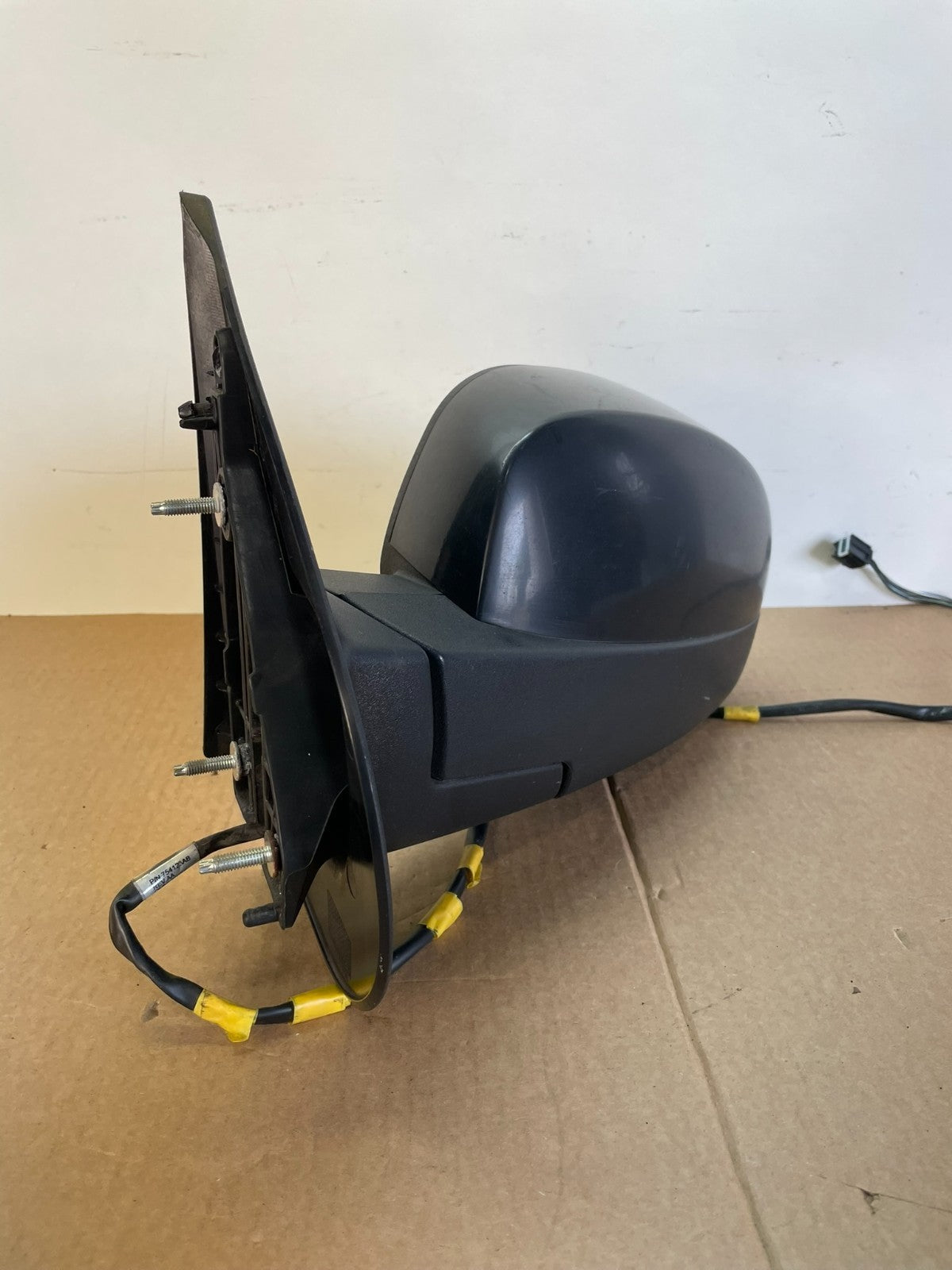 2007 to 2013 Chevrolet Tahoe Silverado Suburban Left Driver Mirror ah6124 DG1