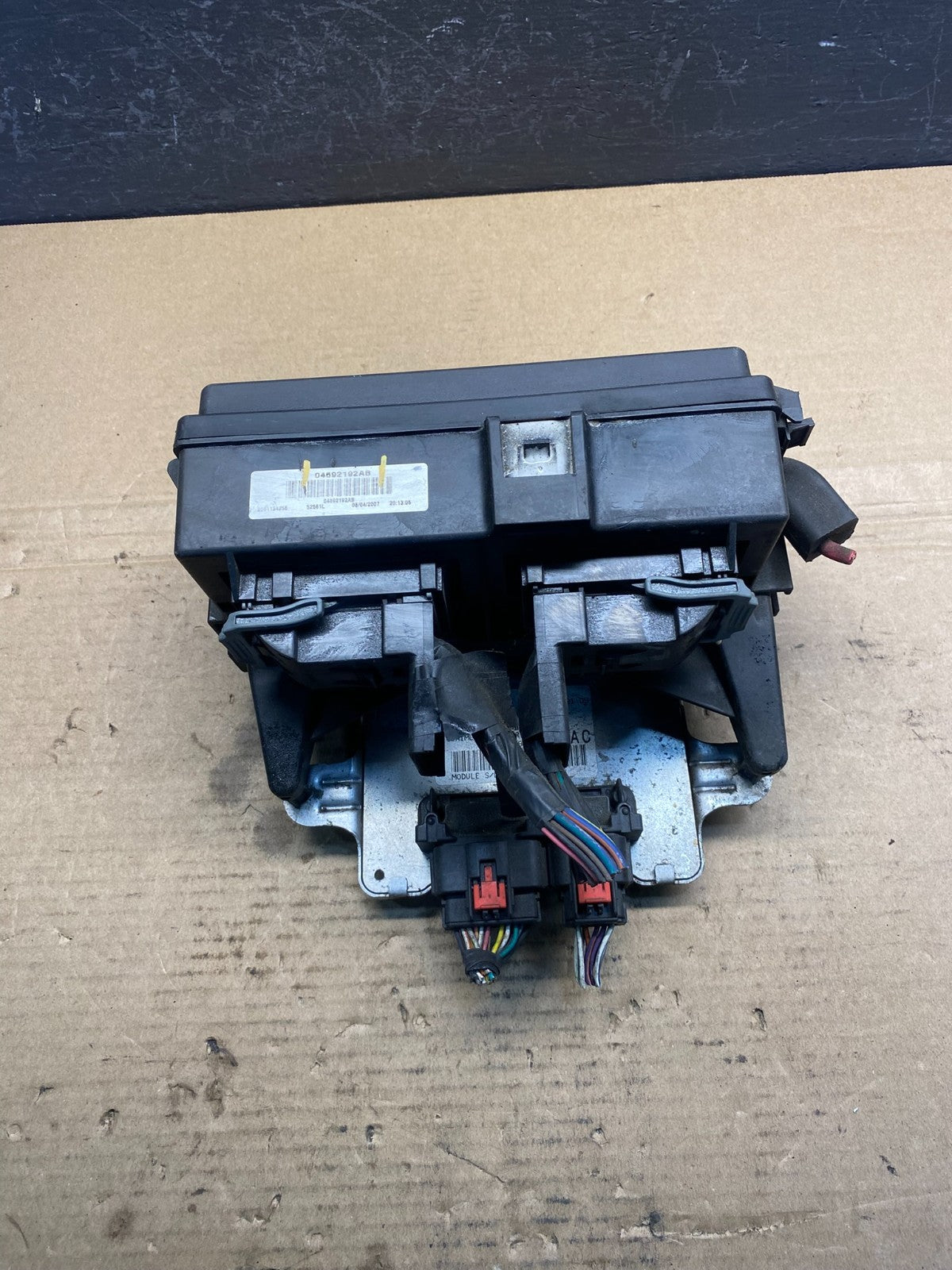 2007 2008 2009 Dodge Durango Fuse Box Relay Panel Body Module BCM Oem ac4453 DG0