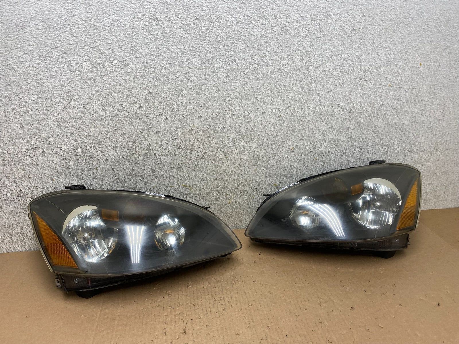 2005 to 2006 Nissan Altima Left+Right Set Halogen Headlights P9446 DW0