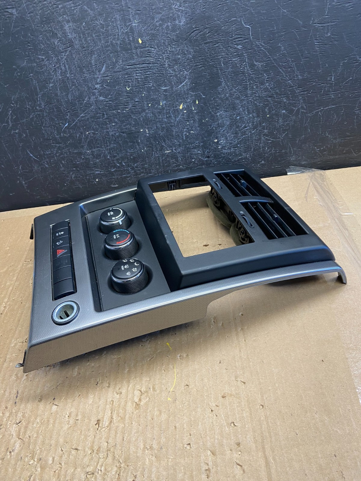 2008 to 2012 Jeep Liberty Dash Climate Temperature Control Radio Bezel AD6818 DG2